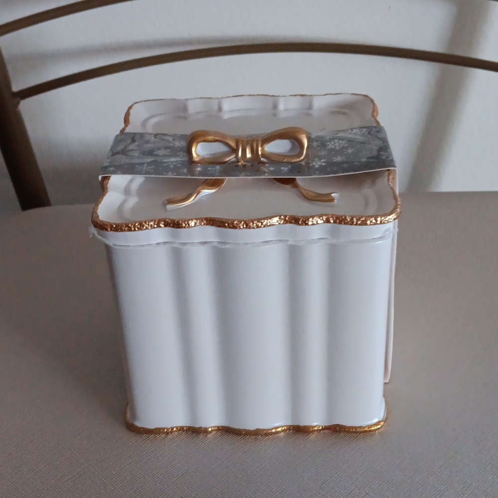 New!Viral Bow Jar